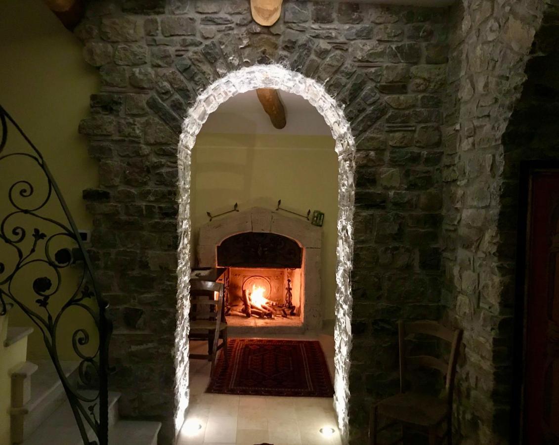 Borgo Manca Suite Sasso di Castalda Exterior photo